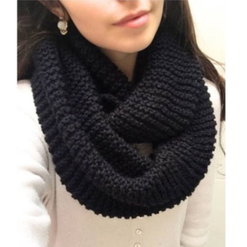Disney original Black Knit Scarf